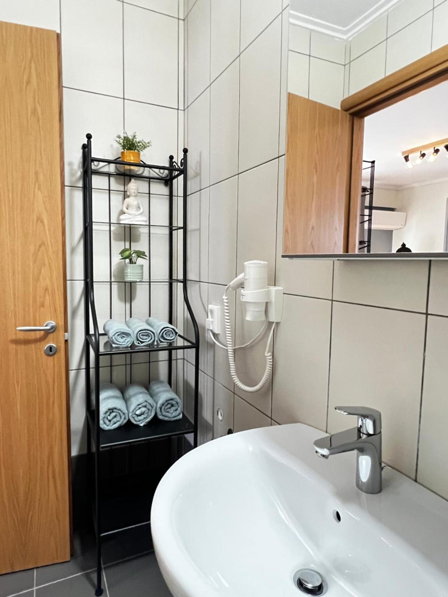 Steel & Oak Vintage Apartments Кавала Екстериор снимка